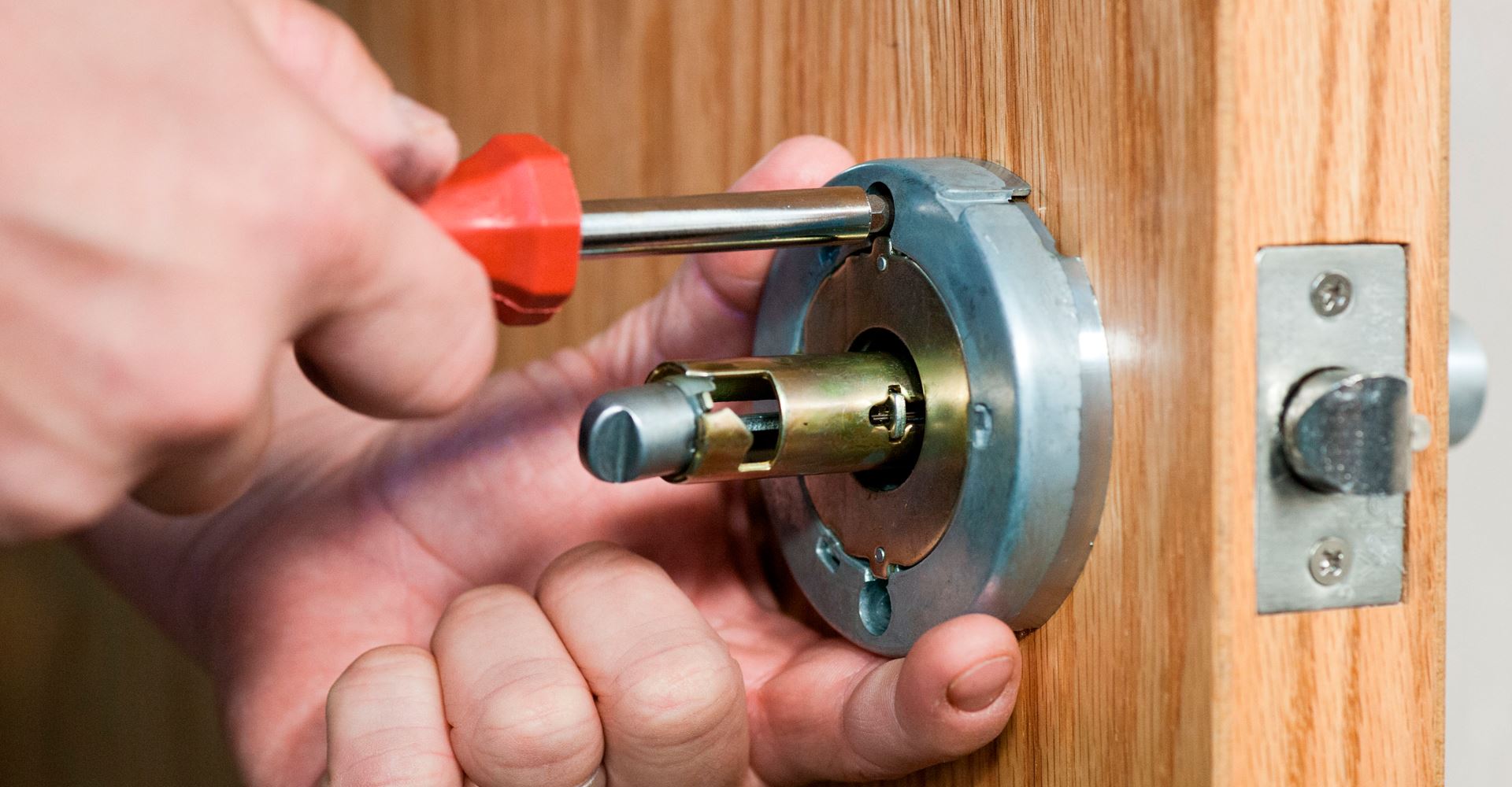 cambio de bombin cerradura Tarragona cerrajero